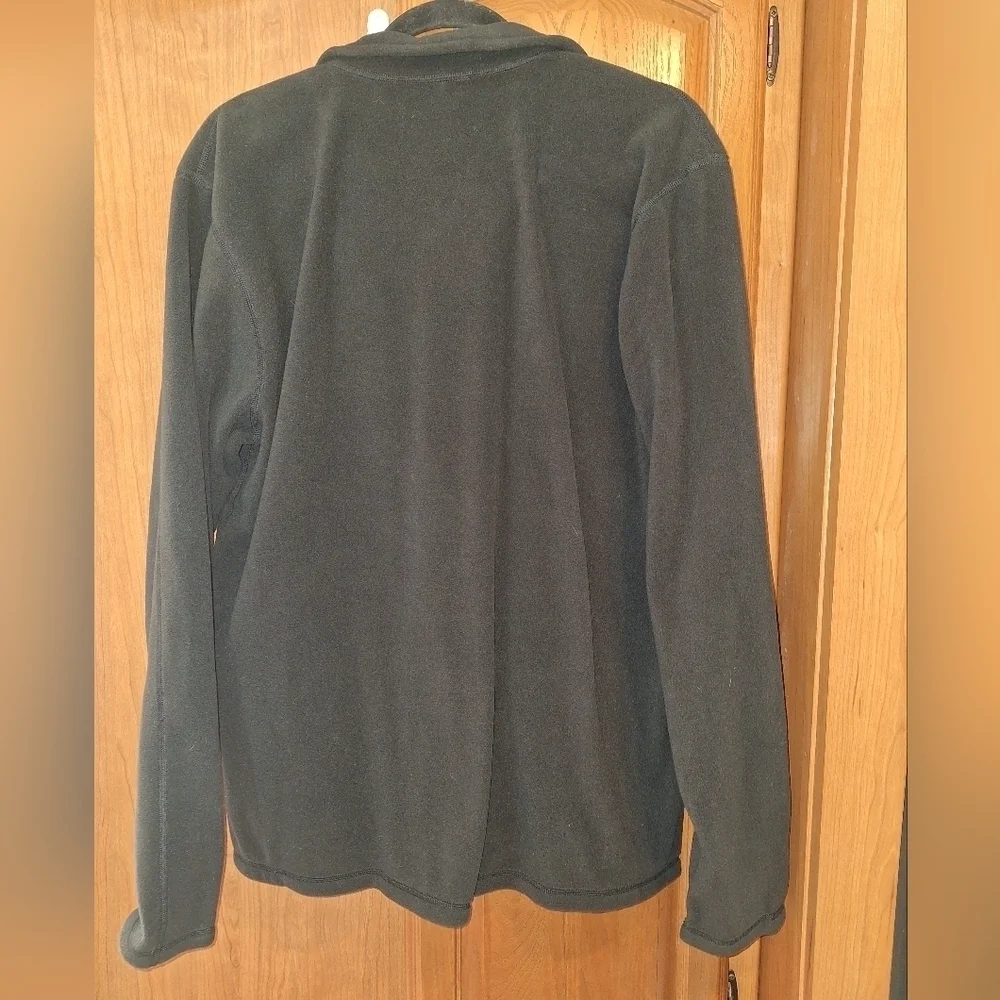 The North Face Fleece 1/4 zip black pullover sweater in a men's large. EUC